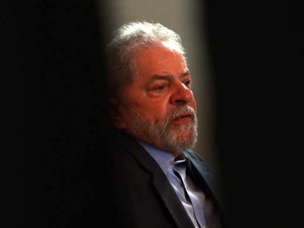 Defesa questiona o fato de ex-presidente, como delatado, ter sido ouvido simultaneamente a delatores na ação do instituto Lula  — Foto: Hélvio Romero/Estadão Conteúdo.