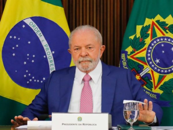 O presidente Luiz Inácio Lula da Silva (PT) disse na manhã deste domingo (12) que não precisa “pedir licença” para governar. — Foto: Sergio Lima/Poder 360
