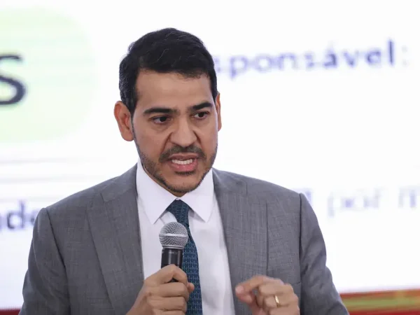 Brasília (DF), 25/10/2024 - O advogado-geral da União, Jorge Messias, participa de cerimônia de assinatura do novo acordo de repactuação da reparação dos danos da tragédia de Mariana (MG). Foto: Marcelo Camargo/Agência Brasil