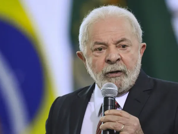 O presidente, Luiz Inácio Lula da Silva, durante encontro com dirigentes de centrais sindicais, no Palácio do Planalto.
