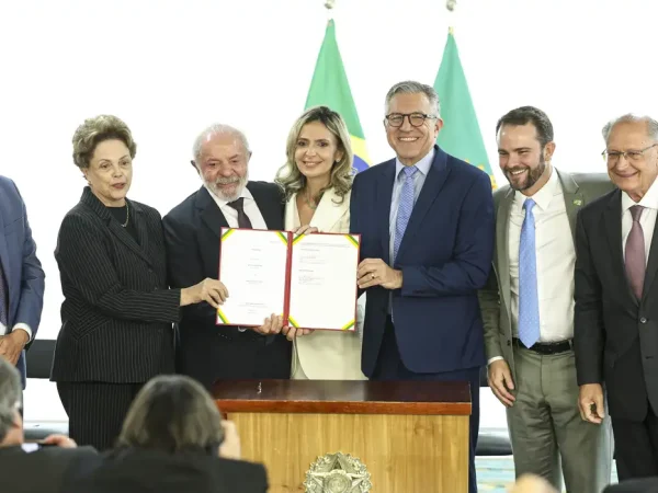 Brasília (DF), 07/01/2026 - O presidente Luiz Inácio Lula da Silva durante cerimônia para anúncio da Rede Nacional de Hospitais e Serviços Inteligentes do SUS e assinatura de contrato de empréstimo com o Banco do BRICS (NDB) para a implantação do primeiro hospital inteligente do Brasil, em cerimônia no Palácio do Planalto. Foto: Marcelo Camargo/Agência Brasil