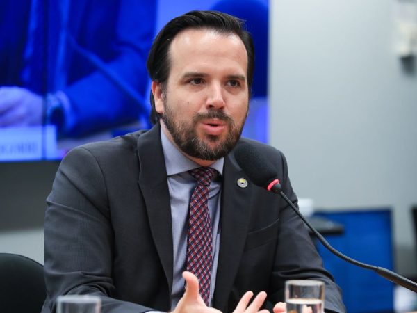 Brasília (DF) 15/05/2024 As comissões de Ciência, Tecnologia e Inovação e de Comunicação, ambas da Câmara dos Deputados, realizam audiência pública para ouvir o presidente da Agência Nacional de Telecomunicações (Anatel), Carlos Manuel Baigorri. Foto Lula Marques/ Agência Brasil