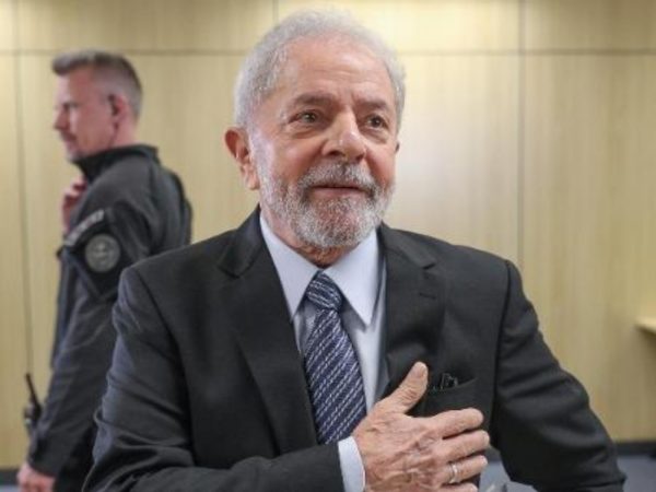 Supremo retomou o entendimento de que um réu só pode cumprir pena depois de esgotados todos os recursos — Foto: Ricardo Stuckert/Instituto Lula