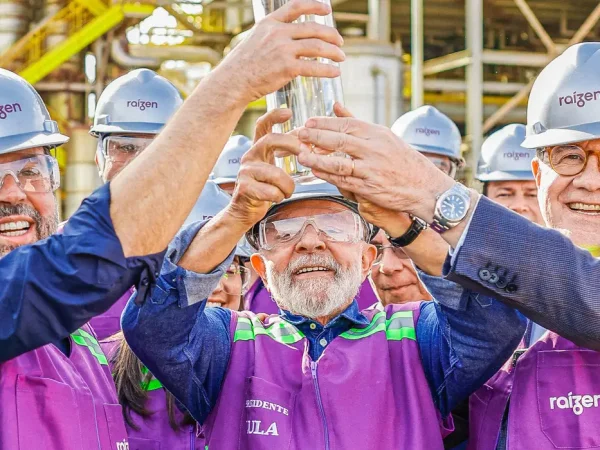 24.05.2024 - Presidente da República, Luiz Inácio Lula da Silva, durante visita à planta de produção de etanol de segunda geração, no Parque de Bioenergia Bonfim. Guariba - SP.  Foto: Ricardo Stuckert / PR