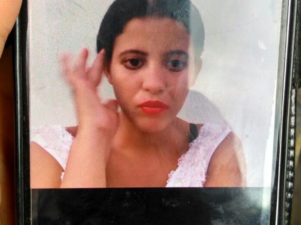 Mãe das menores foi encontrada morta, após elas serem socorridas com queimaduras (Foto: Rondônia News/Reprodução)