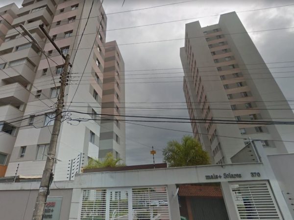 Fachada do Condomínio Mais Solares, no Heliópolis, onde uma menina caiu do 9º andar — Foto: Reprodução/Google Maps