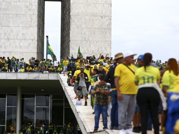 Manifestantes invadem Congresso, STF e Palácio do Planalto.
Foto: Marcelo Camargo/Agência Brasil/Arquivo