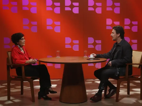 São Paulo (SP), 16/10/2024 - Marilena Chauí, escritora e filósofa brasileira,  professora emérita de História da Filosofia Moderna na Faculdade de Filosofia, Letras e Ciências Humanas da Universidade de São Paulo, durante entrevista com Leandro Demori, no programa DRcomDemori naTV Brasil.  Foto: Paulo Pinto/Agência Brasil