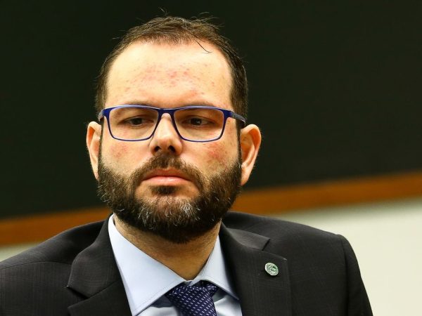 Jorge Seif, Secretário de Aquicultura e Pesca do Ministério da Agricultura, Pecuária e Abastecimento, durante audiência pública, para debater sobre adotadas  pelo Poder Executivo, nas ações de resposta ao desastre do derramamento de óleo no