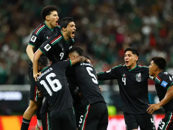 Soccer Football - FIFA World Cup 2026 - Group A - Mexico v South Korea - Estadio Guadalajara, Guadalajara, Mexico - June 18, 2026 Mexico's Luis Romo celebrates scoring their first goal with Jorge Sanchez, Raul Jimenez, Julian Quinones, Johan Vasquez, Edson Alvarez and Jesus Gallardo REUTERS/Daniel Becerril
