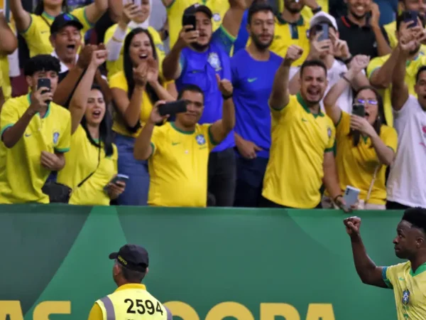 Brasília (DF), 20/03/2025 - Jogador Vini Jr durante lance de jogo de futebol entre Brasil e Colômbia válido pelas Eliminatórias da Copa do Mundo. Foto: Bruno Peres/Agência Brasil