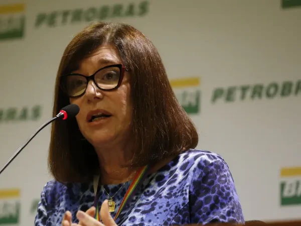 Rio de Janeiro (RJ) 27/05/2024 – A presidente da Petrobras, Magda Chambriard, fala à imprensa sobre sua gestão da companhia. Foto: Fernando Frazão/Agência Brasil
