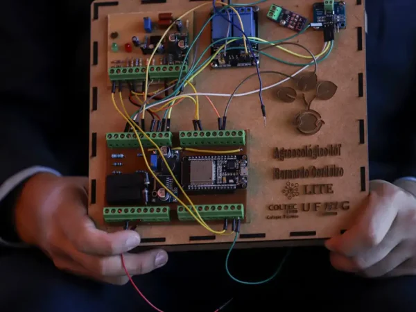 Brasília, 14/02/2025 - Detalhe do experimento do estudante colégio técnico da universidade federal de Minas Gerais (COLTEC-UFMG) , Bernardo de Sousa, ganhou o prêmio na primeira colocação na categoria ensino médio, na 30ª edição do Prêmio Jovem Cientista.
Foto: Joédson Alves/Agência Brasil