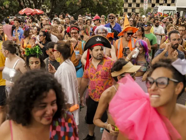 Brasília (DF), 01/03/2025 - Bloco de carnaval, Aparelhinho nas ruas de Brasília.
Foto: Joédson Alves/Agência Brasil