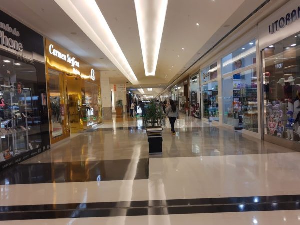 Shoppings terão lojas fechadas no feriado do Dia do Trabalhador — Foto: Cedida