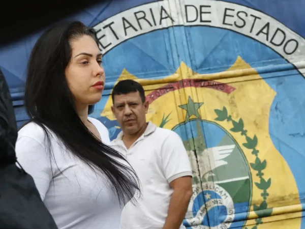 Monique Medeiros deixa a prisão no Instituto Penal Santo Expedito, em Bangu