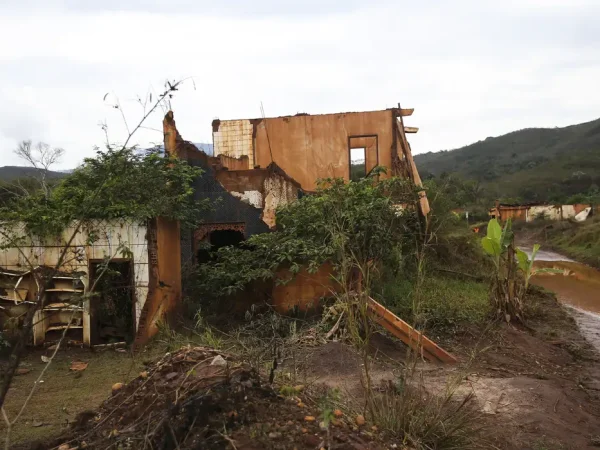 Moradores de Barra Longa, uma das regiões atingidas pela tragédia de Mariana, também sofrem com depressão - José Cruz-Agência Brasil