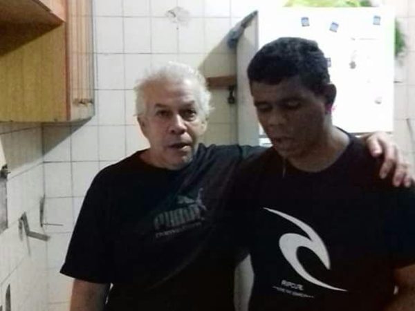 Álvaro (à esquerda) foi morto a marteladas (Foto: Divulgação)