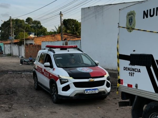 Homem morre e pai é baleado em Santa Rita, na Grande João Pessoa — Foto: Flávio Fernandes/TV Cabo Branco
