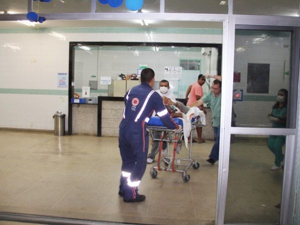 Socorrido ao hospital, João Maria Figueiredo, de 45 anos, não resistiu ao ferimento e morreu após cirurgia (Foto: Marcelino Neto/O Câmera)