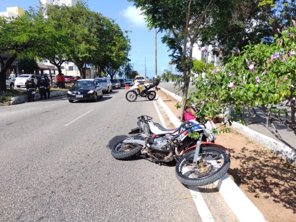 Acidente aconteceu na Avenida Deputado Antônio Florêncio de Queiroz, que antecede a Rota do Sol, em Natal RN — Foto: Lucas Cortez/Inter TV Cabugi