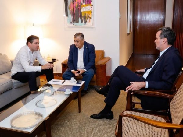 Motta se reuniu ontem com os ministros do Planejamento ,Bruno Moretti, e da Secretaria de Relações Institucionais, José Guimarães.