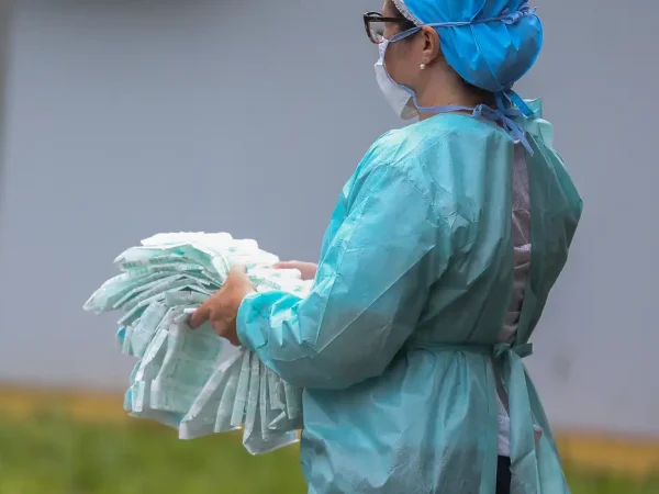 Movimentação de idosos no posto da 612 Sul para Vacinação contra Influenza
