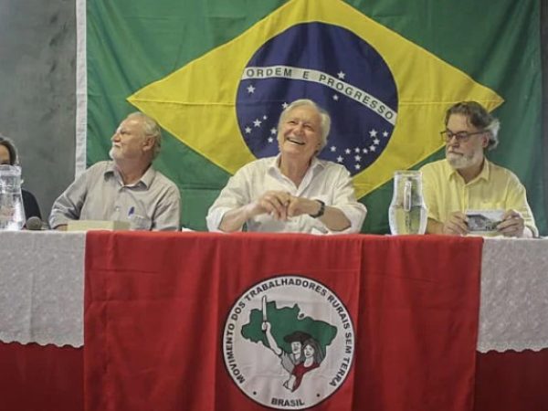 O ministro Ricardo Lewandowski, do Supremo Tribunal Federal, participou no sábado (11) de um evento organizado pelo MST em Guararema. — Foto: Sara Sulamita
