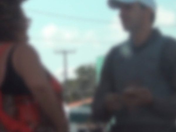 Mulher tentou subornar policial rodoviário estadual com R$ 100 — Foto: Reprodução