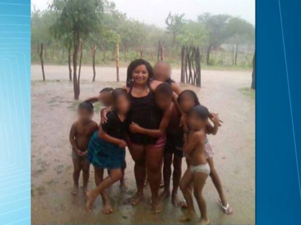 Mulher foi morta pelo ex-marido na frente dos filhos no Sertão da Paraíba (Foto: Reprodução/TV Paraíba)
