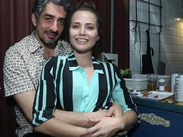 A atriz e Melamed estão juntos desde 2016 e esperam o primeiro filho — Foto: © Divulgação.
