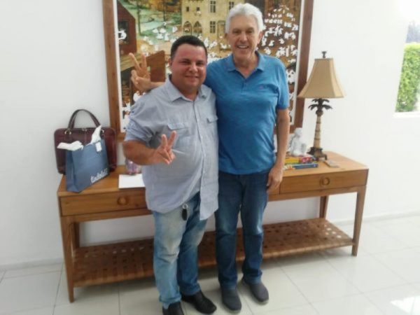 Deputado João Maia reafirmou o seu compromisso com São Vicente e Neguinho Gabriel na sua pré-campanha — Foto: Divulgação