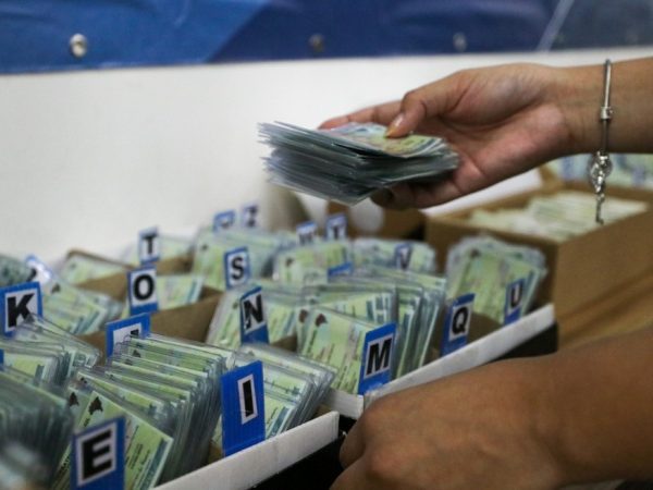 Homem descobriu erro quando foi emitir 2ª via do RG — Foto: Divulgação