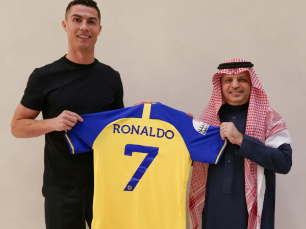 Cristiano Ronaldo assinou um contrato de dois anos com o Al-Nassr, da Arábia Saudita. — Foto: Divulgação/Al Nassr