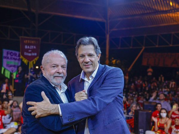 Em determinados casos, a Asepa constatou que as despesas foram pagas integralmente pela campanha de Lula, mas parte dos serviços foi prestada a Haddad. — Foto: Divulgação