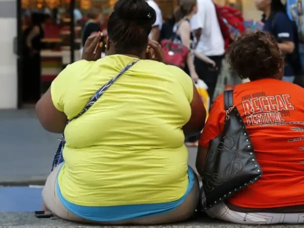 Estudo relaciona câncer de mama com obesidade. Reuters/Brendan McDermid/Proibida reprodução
