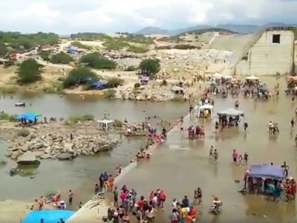 Barragem de Oiticica, em Jucurutu, tornou-se uma das principais áreas de lazer da região — Foto: Edilson Silva