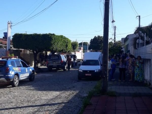 Tiroteio aconteceu em Candelária, Zona Sul da capital, durante um arrastão (Foto: Cláudia Angélica/Inter TV Cabugi)