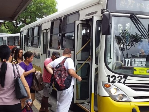 Ônibus parada em Natal passageiros RN Rio Grande do Norte — Foto: Divulgação/STTU