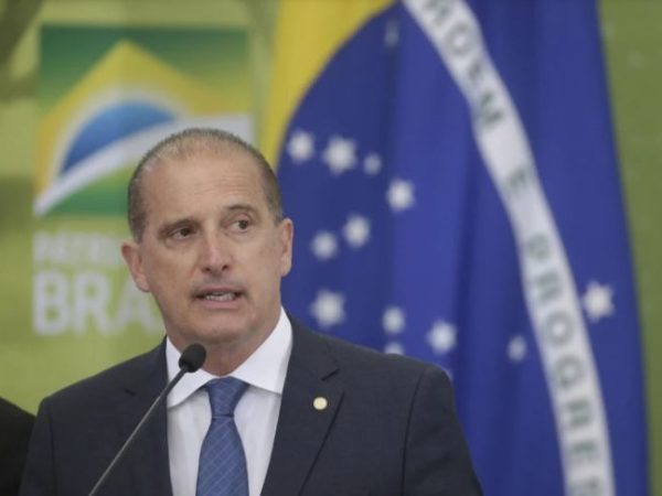 "Houve uma roubalheira infinita na Petrobras", disse — Foto: Reprodução