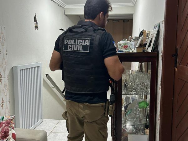 Operação cumpriu mandados na Paraíba e em outros estados — Foto: Divulgação/Polícia Civil