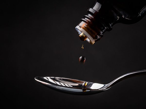 Anvisa suspende venda de xarope por risco de arritmia grave.
Produtos com a substância clobutinol não podem ser comercializados no país. Foto: Original_Frank/ Pixabay