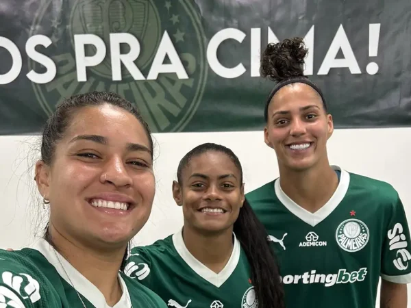 Brena, Tainá Maranhão e Amanda Gutierres marcaram na vitória do Palmeiras sobre o Flamengo que valeu a classificação às semifinais do Brasileirão Feminino, em 17/08/2025