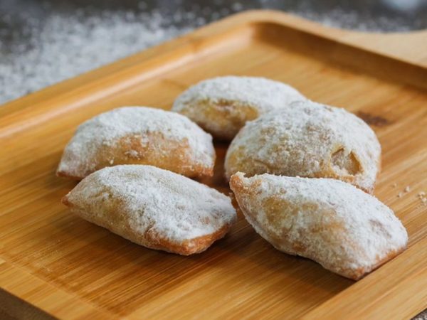Pastel de carne com açúcar é considerado patrimônio imaterial da Paraíba — Foto: Tortlas Confeitaria/Divulgação