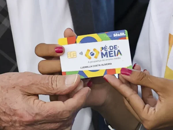 Brasília (DF), 25/03/2024 - O presidente da República, Luiz Inácio Lula da Silva, participa da entrega de cartões do Programa Pé-de-Meia para alunos de todo o País. Foto: Marcelo Camargo/Agência Brasil