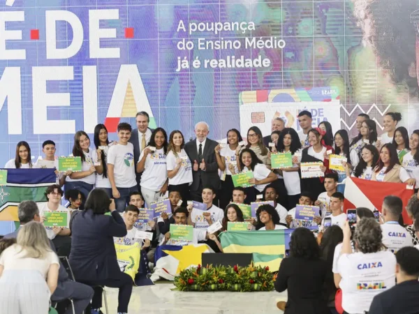 Brasília (DF), 25/03/2024 - O presidente da República, Luiz Inácio Lula da Silva, participa de cerimônia para o anúncio de pagamento do primeiro incentivo financeiro-educacional do Programa Pé-de-Meia. Foto: Marcelo Camargo/Agência Brasil