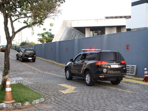 PF cumpre mandados de prisão e de busca e apreensão contra grupo suspeito de assaltos a bancos, em Natal, Parnamirim e Cuiabá (MT) — Foto: PF/Divulgação