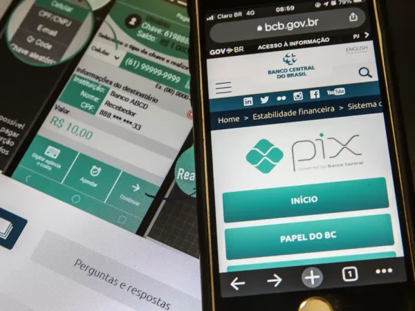 Pix é o pagamento instantâneo brasileiro. O meio de pagamento criado pelo Banco Central (BC) em que os recursos são transferidos entre contas em poucos segundos, a qualquer hora ou dia. É prático, rápido e seguro.
