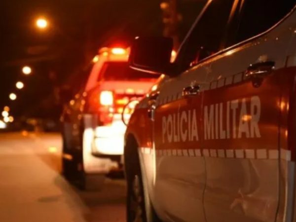Homem é baleado após ameaçar esposa e filha com faca, em João Pessoa — Foto: Polícia Militar