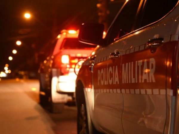 Homem matou a irmã, atirou em um vizinho e fez a mãe de refém — Foto: Divulgação/Polícia Militar